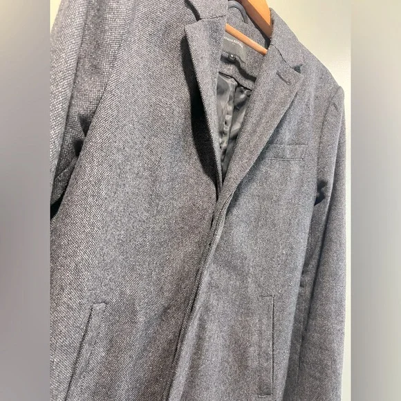 Banana Republic Men's Charcoal And Wool Blemd Top Coat 
Trench Coat
Size Medium - Picture 2 of 6